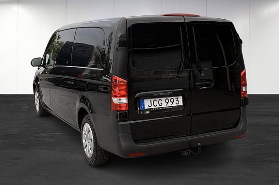 Mercedes-Benz eVito Tourer 15 of 23