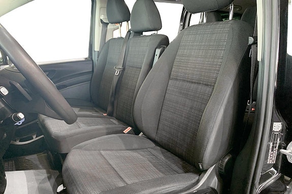 Mercedes-Benz eVito Tourer 5 of 23