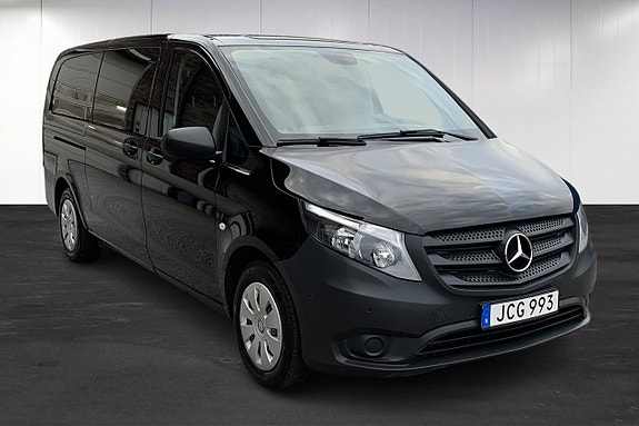 Mercedes-Benz eVito Tourer 13 of 23