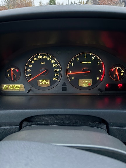 Volvo V70 6 of 11