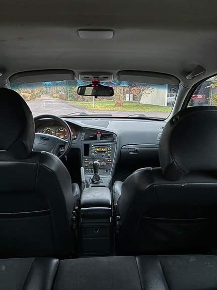 Volvo V70 5 of 11
