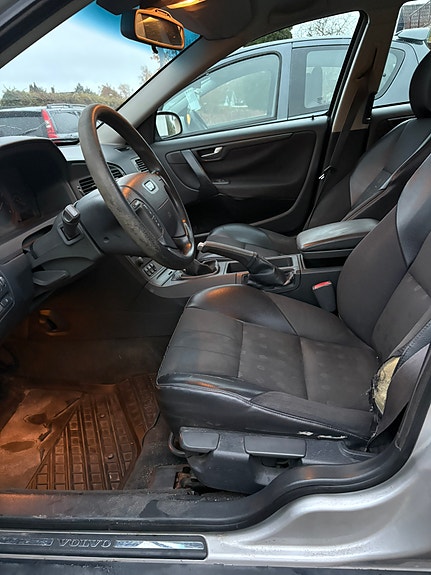 Volvo V70 8 of 11