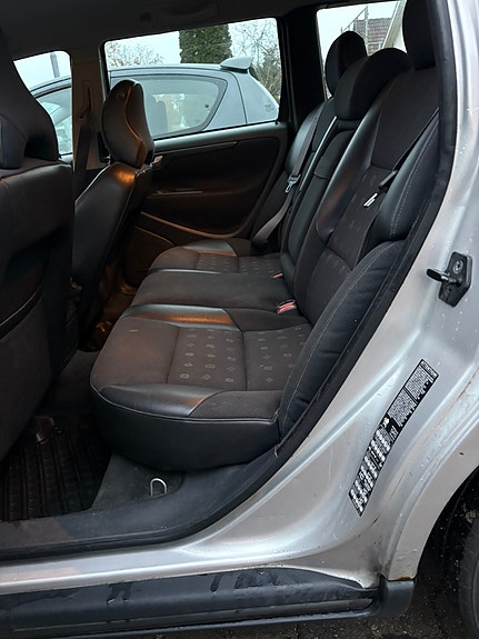 Volvo V70 7 of 11