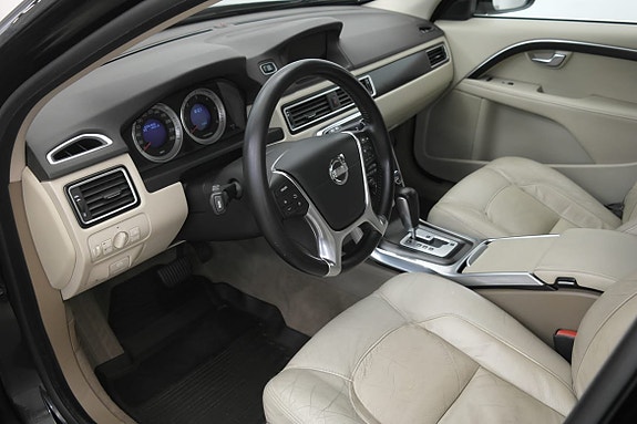 Volvo XC70 8 of 20