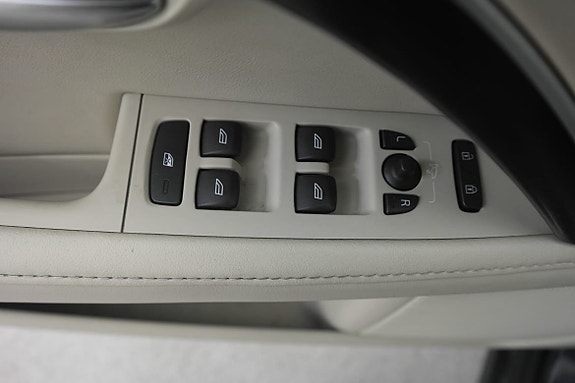 Volvo XC70 12 of 20