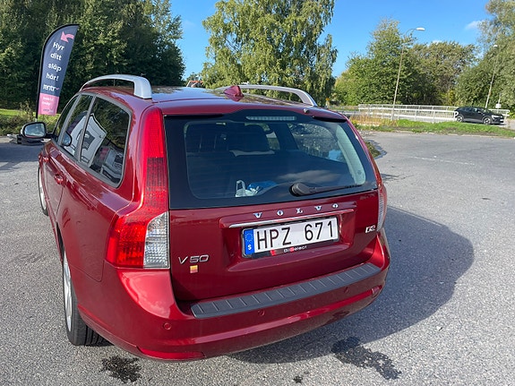 Volvo V50 3 of 9