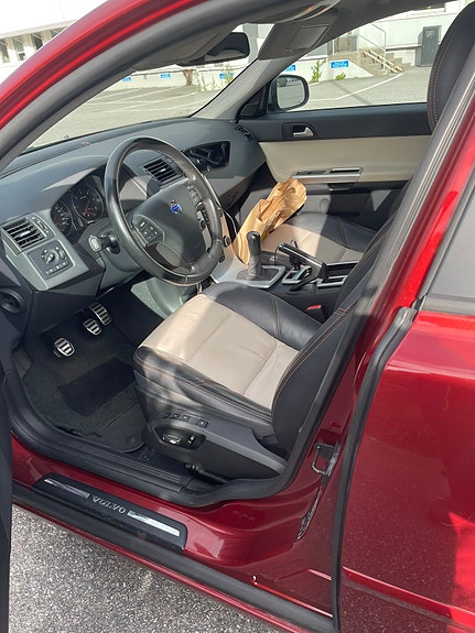 Volvo V50 7 of 9