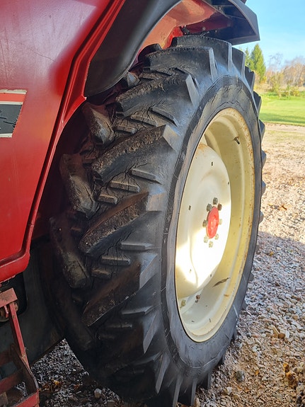 CASE IH 585 XL 9 of 23