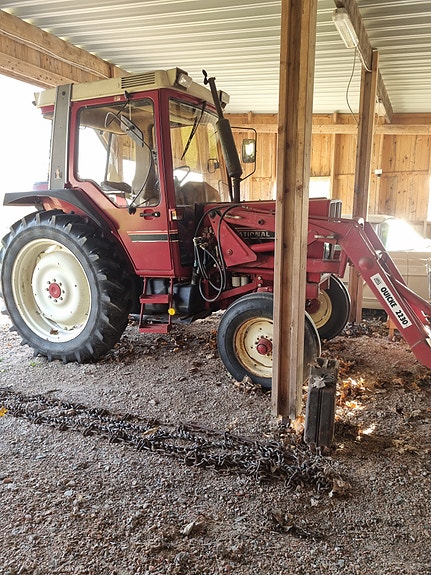 CASE IH 585 XL 12 of 23