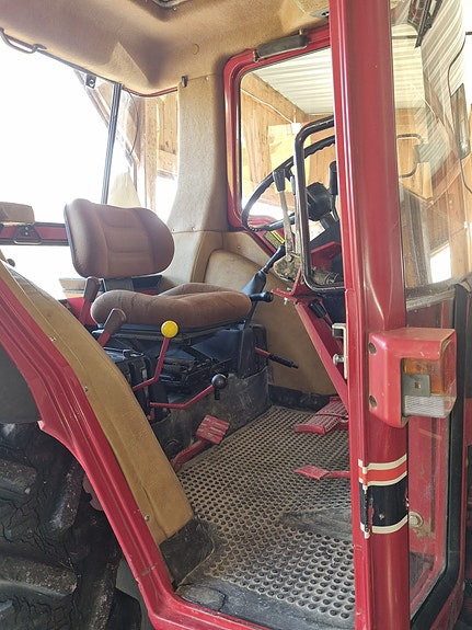 CASE IH 585 XL 13 of 23