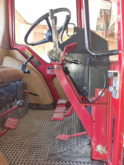 CASE IH 585 XL 14 of 23