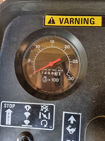 CASE IH 585 XL 19 of 23