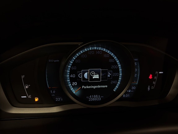 Volvo XC60 16 of 23