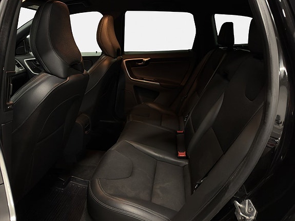 Volvo XC60 17 of 23