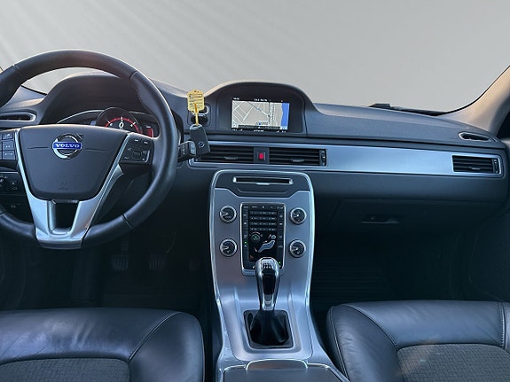 Volvo V70 16 of 26