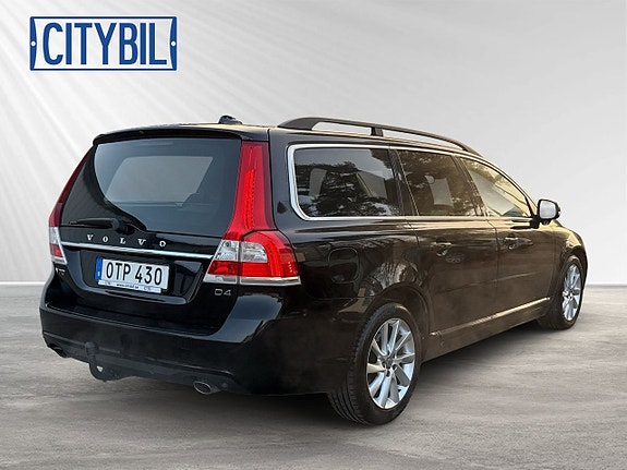 Volvo V70 4 of 26