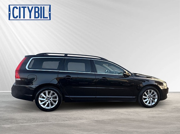 Volvo V70 12 of 26