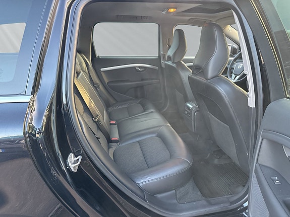 Volvo V70 14 of 26