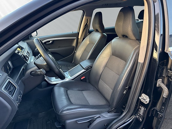 Volvo V70 15 of 26