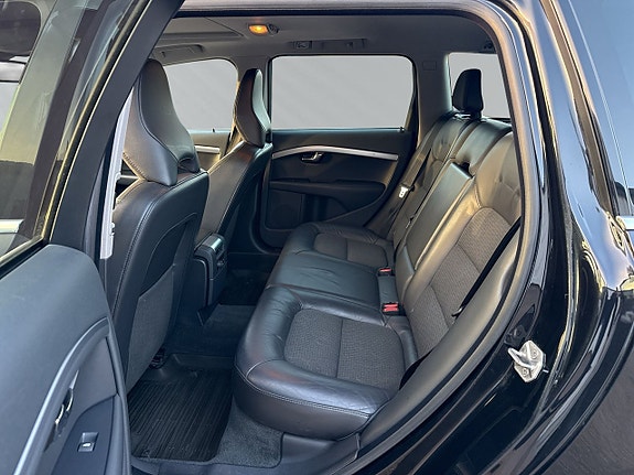 Volvo V70 7 of 26