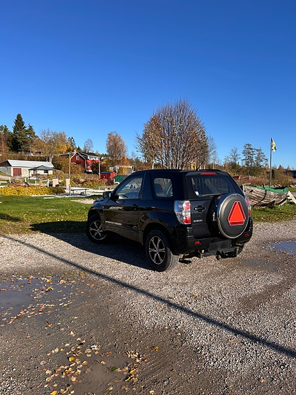 Suzuki Grand Vitara 4 of 11