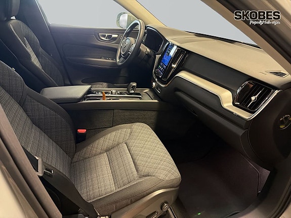 Volvo XC60 12 of 27