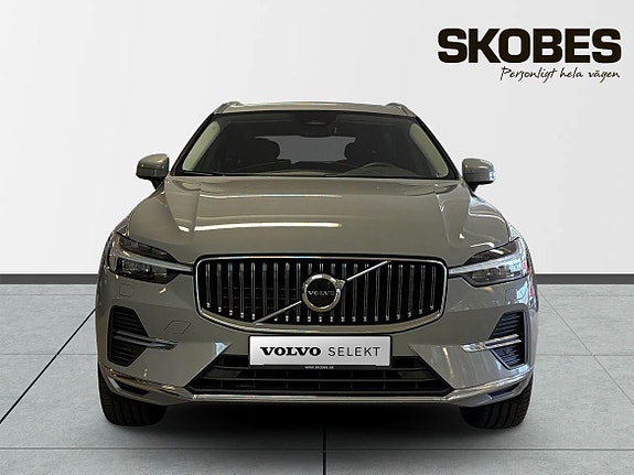 Volvo XC60 2 of 27