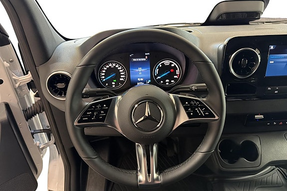 Mercedes-Benz eSprinter 420 7 of 11