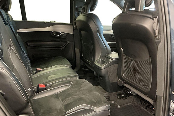 Volvo XC90 11 of 30