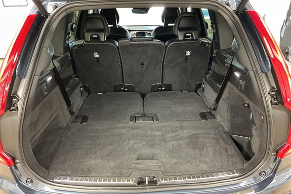 Volvo XC90 14 of 30