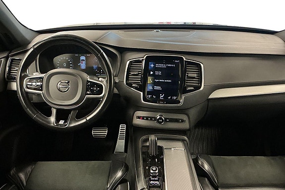 Volvo XC90 12 of 30