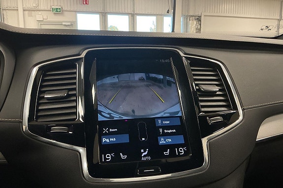 Volvo XC90 25 of 30