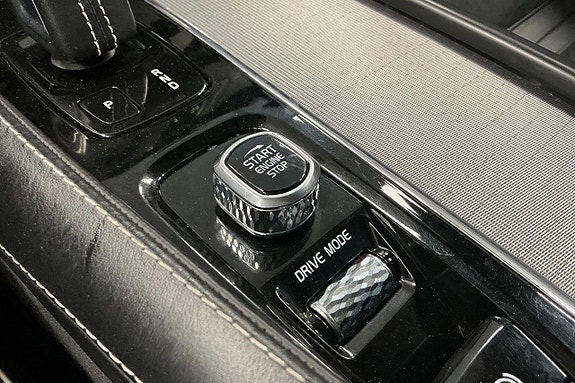 Volvo XC90 30 of 30