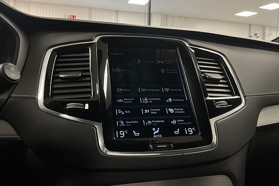 Volvo XC90 20 of 30