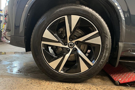 Volvo XC90 9 of 30