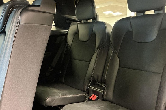 Volvo XC90 24 of 30