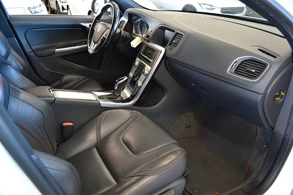 Volvo V60 10 of 15