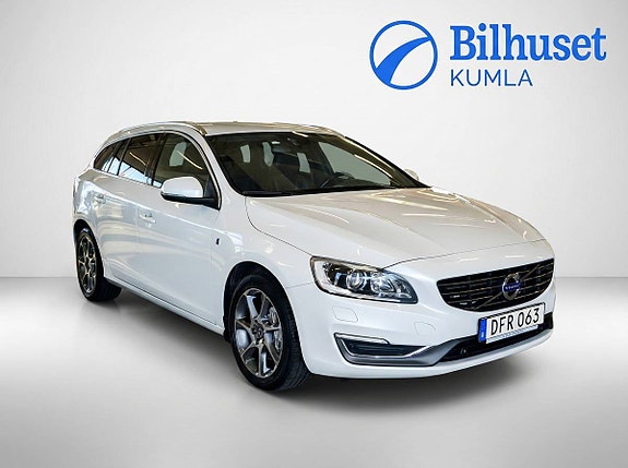 Volvo V60 2 of 15