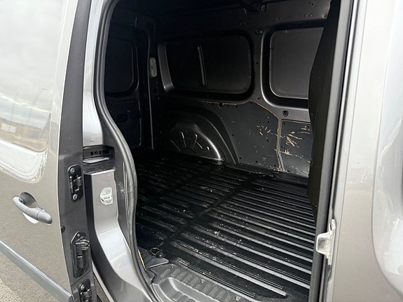 Nissan NV250 4 of 30