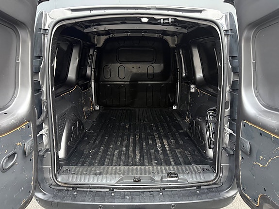 Nissan NV250 11 of 30