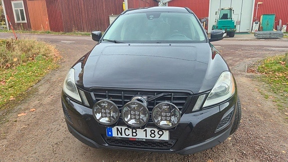 Volvo XC60 2 of 30