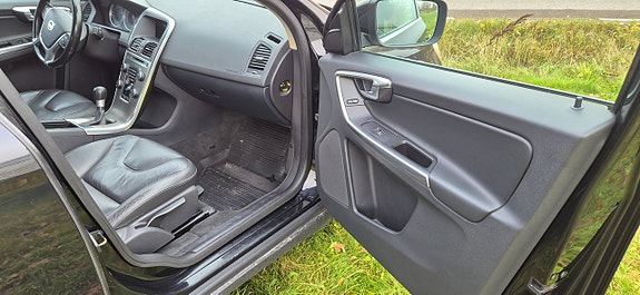 Volvo XC60 22 of 30