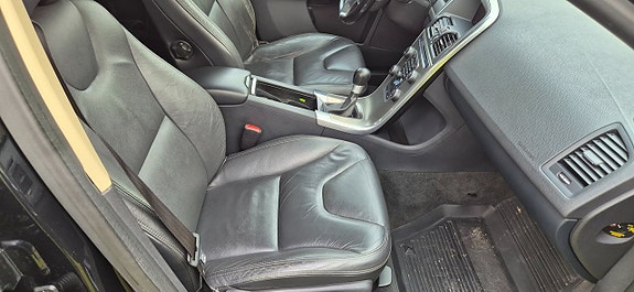 Volvo XC60 23 of 30
