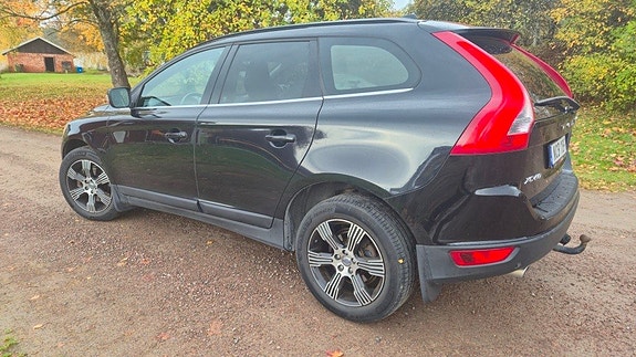 Volvo XC60 6 of 30