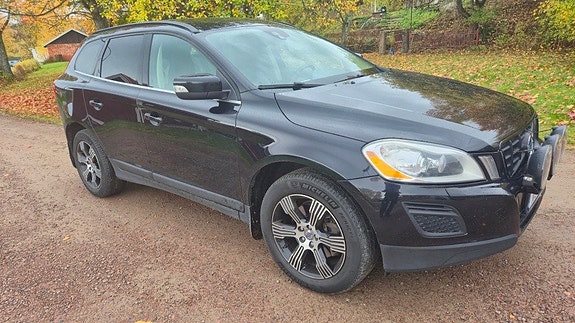 Volvo XC60 11 of 30