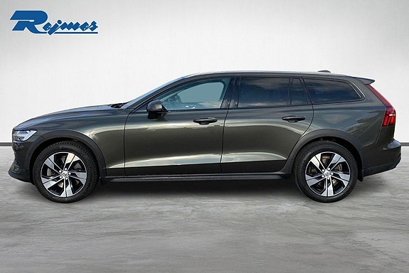 Volvo V60 Cross Country 3 of 19