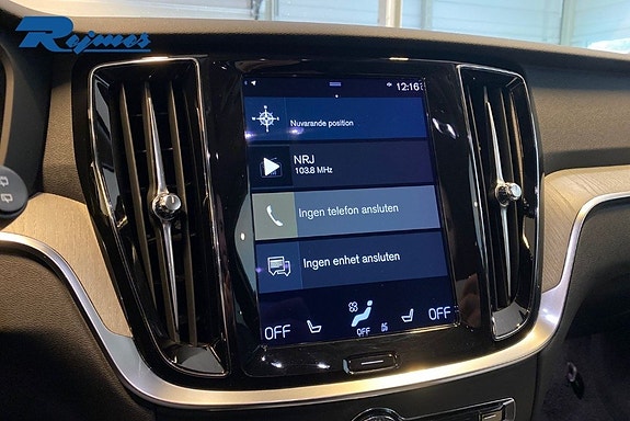Volvo V60 Cross Country 8 of 19