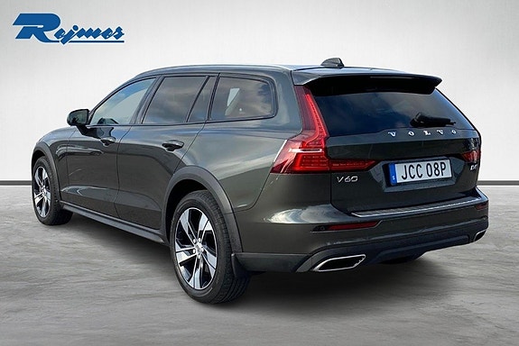 Volvo V60 Cross Country 17 of 19
