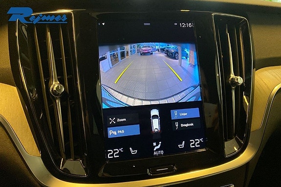 Volvo V60 Cross Country 9 of 19