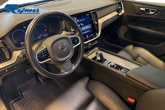 Volvo V60 Cross Country 5 of 19